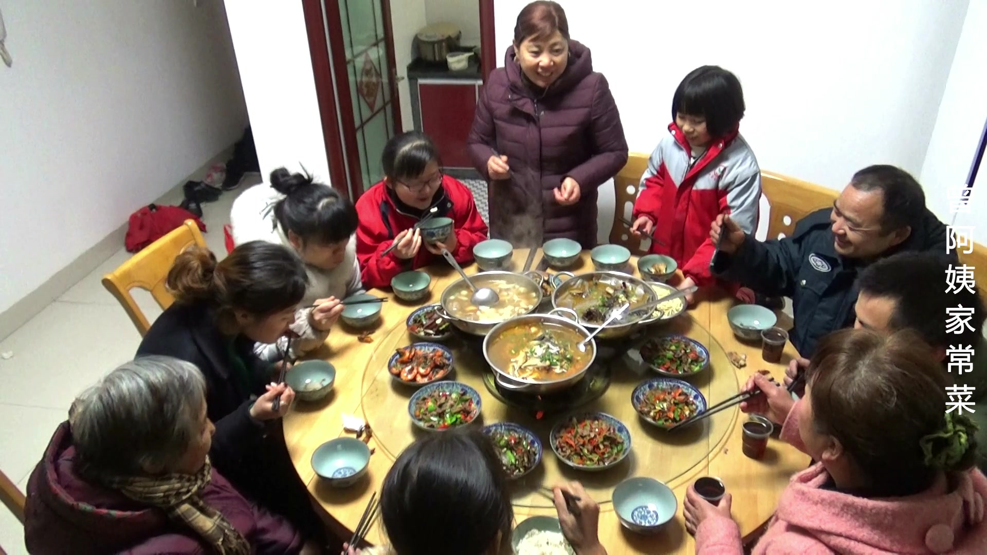 妹妹生日,农村姐姐为她秘制了一道牛排炖粉条,不亦说乎!