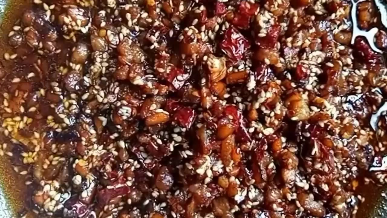 每天学做菜,牛肉香菇酱做法教程,学会做后比买的实惠好吃!