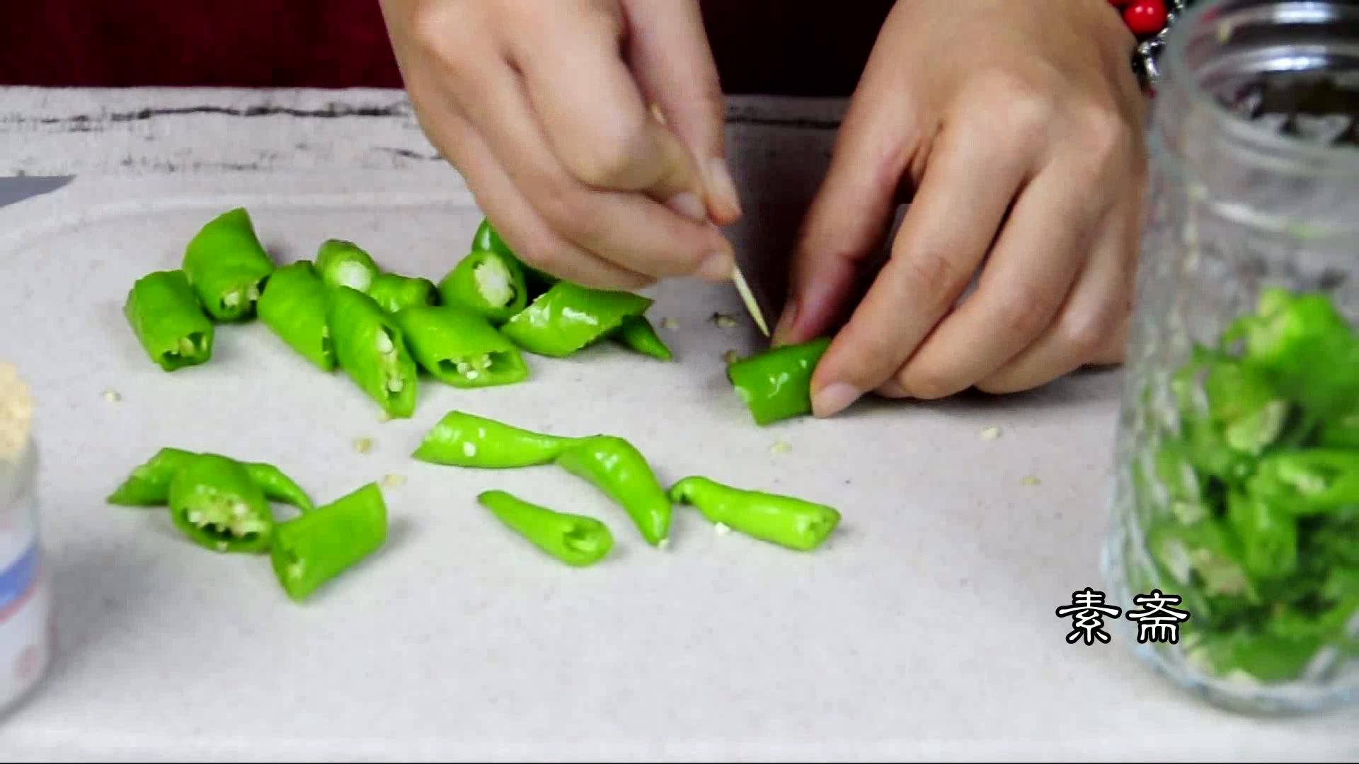 素斋:开胃腌辣椒,爽口辛辣,增强肠胃蠕动增食欲