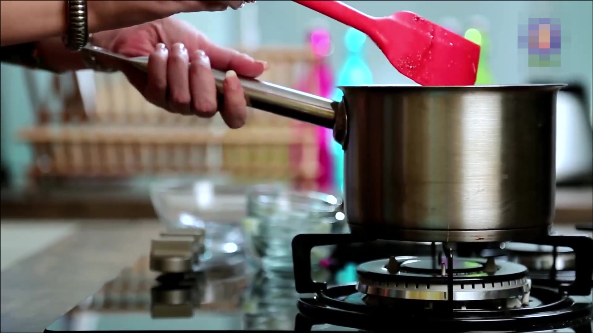 如何制作美味的巧克力葡萄干蛋糕 看着就想吃