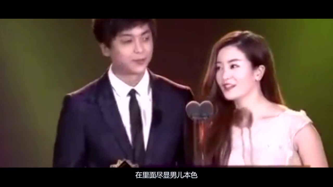 他是双鱼座,演技爆棚却温柔有加,在事业与爱情面前会选择爱情