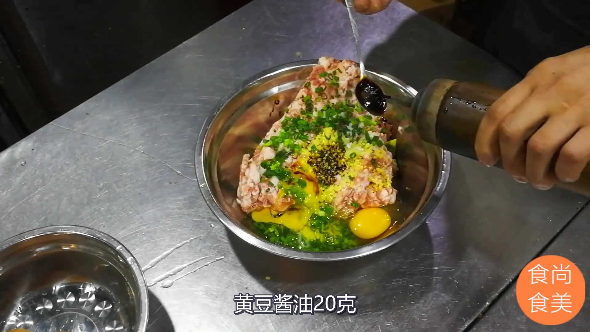 厨师长这样做萝卜丝丸子汤,软糯弹牙,汤白味鲜,润肺通气赛人参