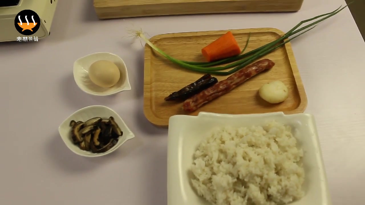 十年老厨师教你一招炒出香而不腻腊味炒饭,好吃的停不下来