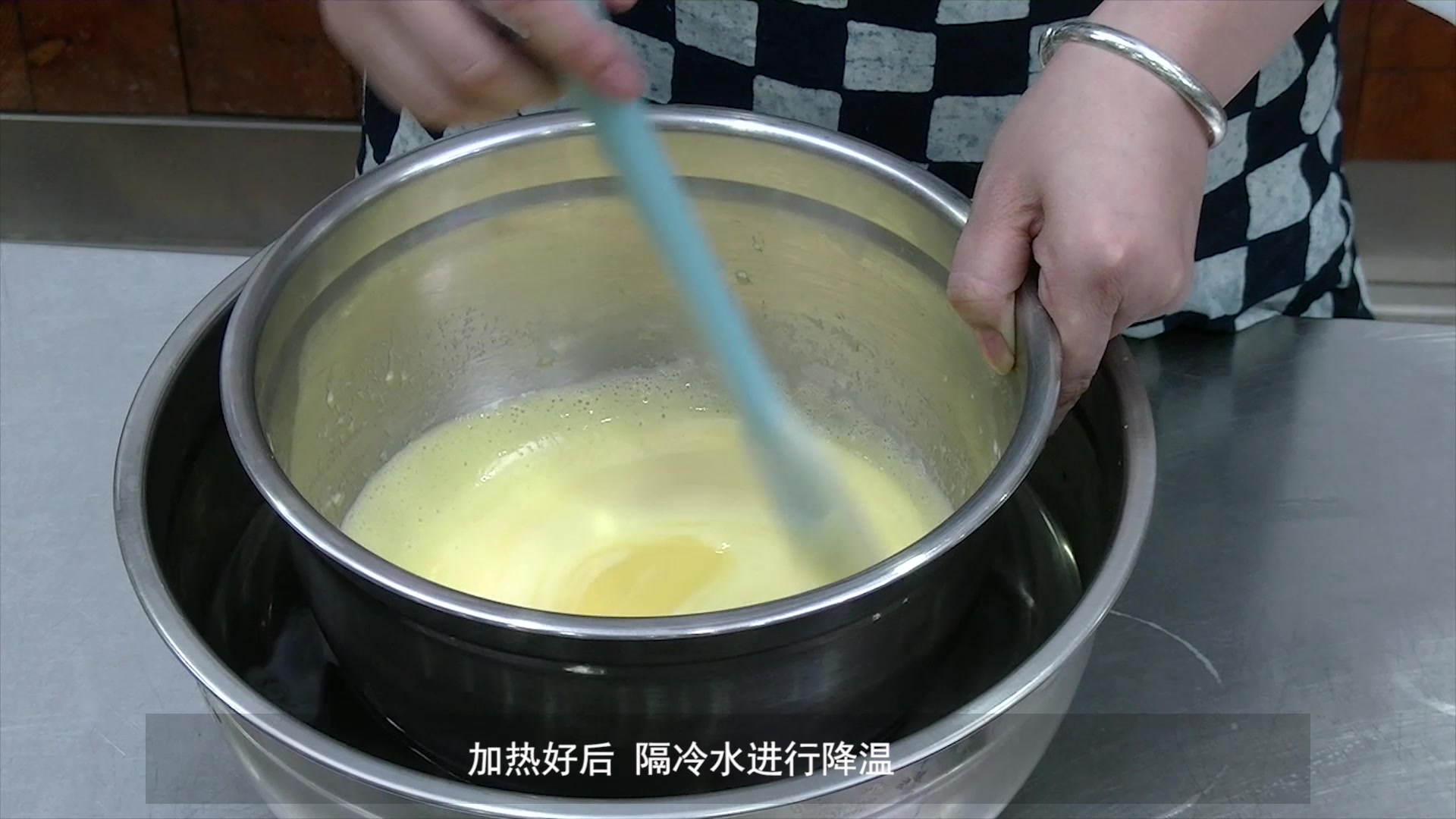 法式奶油霜,这是蛋糕裱花的基础,快来学学吧