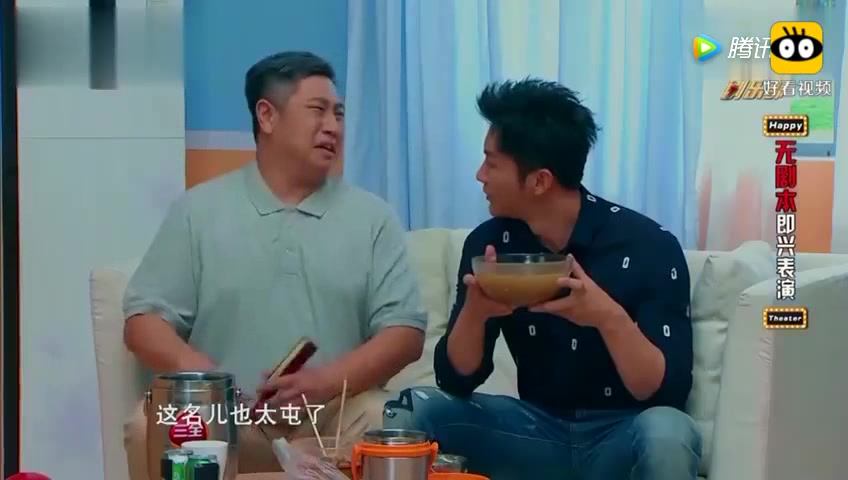 爆笑小品:贾玲忽悠李晨喝了两盆鸡汤,结果李晨喝的脸都“绿了”