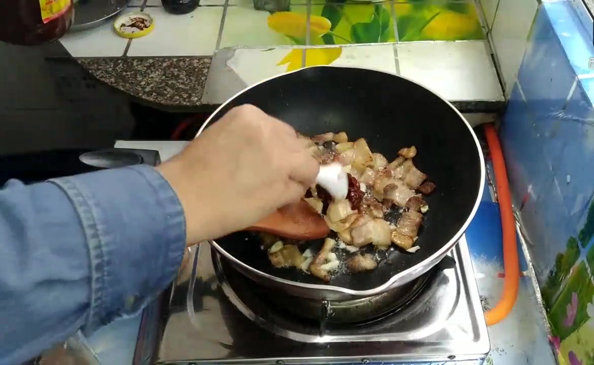 教你个包菜下饭的做法,步骤很清晰,简直太好吃了!