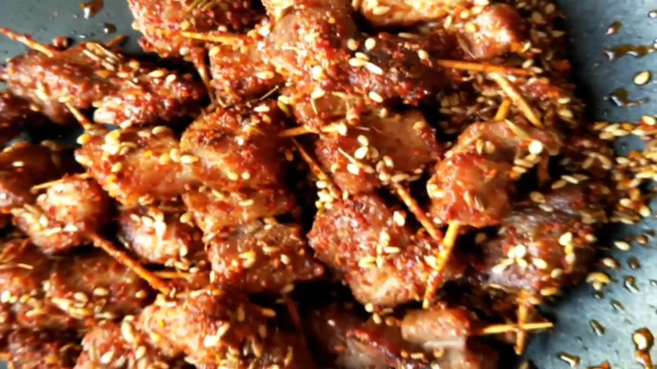 麻辣里脊肉小串的做法,鲜香麻辣,味道非常棒!