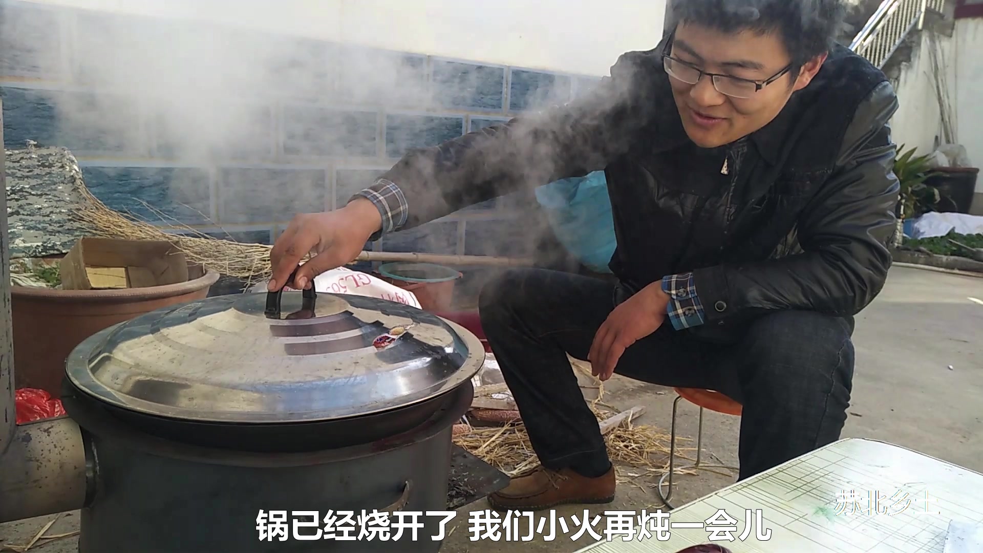 5元一斤的猪大骨,农村小伙简单粗暴地处理了一下,竟然这么美味
