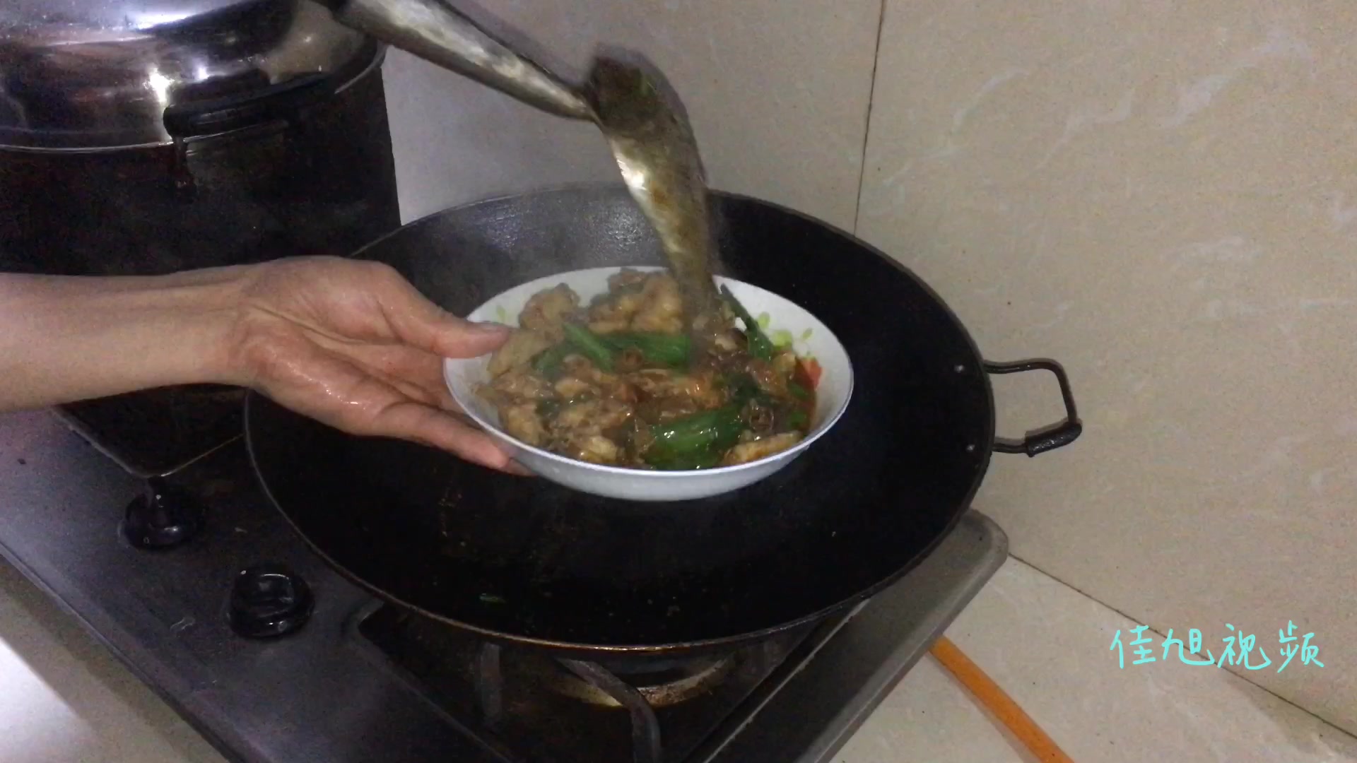 干烧带鱼就是这么做,不同的食材一样的做法,却有不一样的味道!