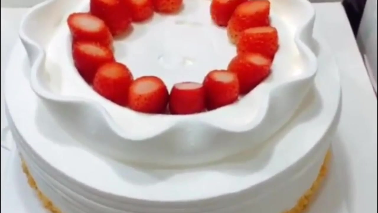 双层奶油草莓蛋糕,这是一种新式制作蛋糕方法