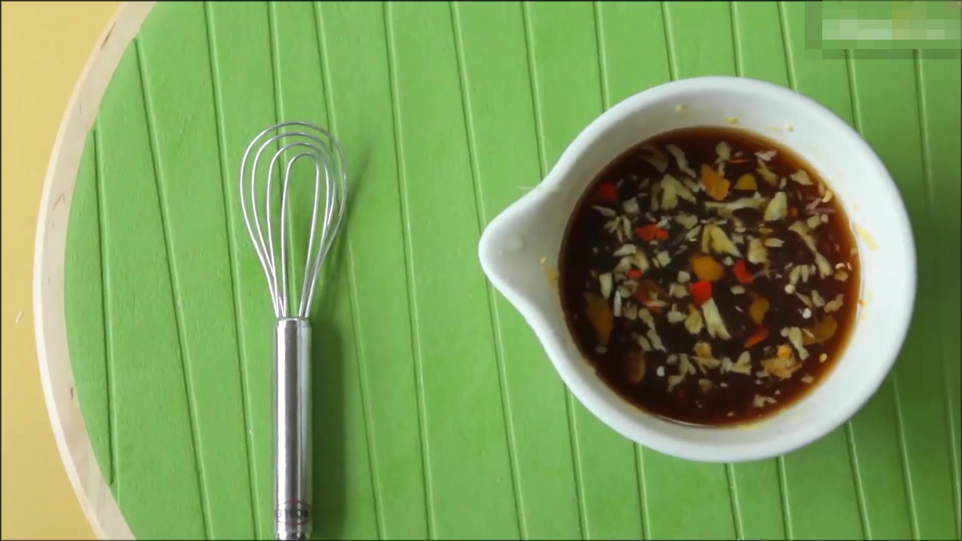 越南吃春卷时最爱的蘸酱,做法简单,看一遍就能学会