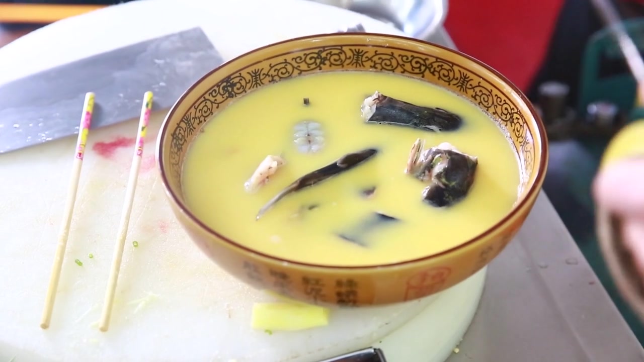 昂刺鱼炖蛋,鱼很嫩,蛋很鲜美!