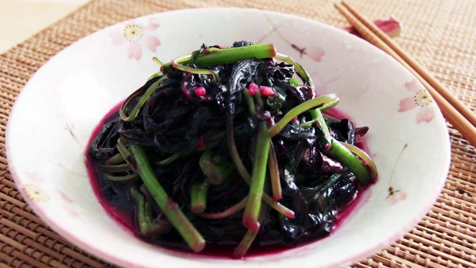 农村常吃的“红水菜”,其内部营养多吃能嫩肤