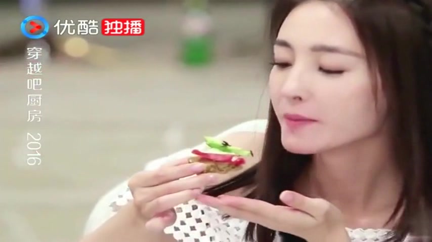 李子峰为女神做爱心早餐,王丽坤张嘴就吃,黄磊:这嘴是真大啊!
