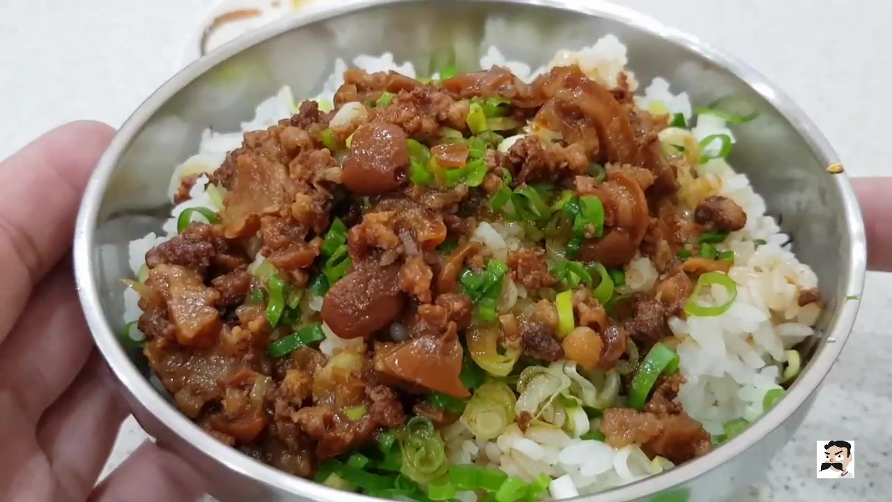 很多人都说台北这家的卤肉饭超好吃,为什么吃完,觉得更像肉燥饭