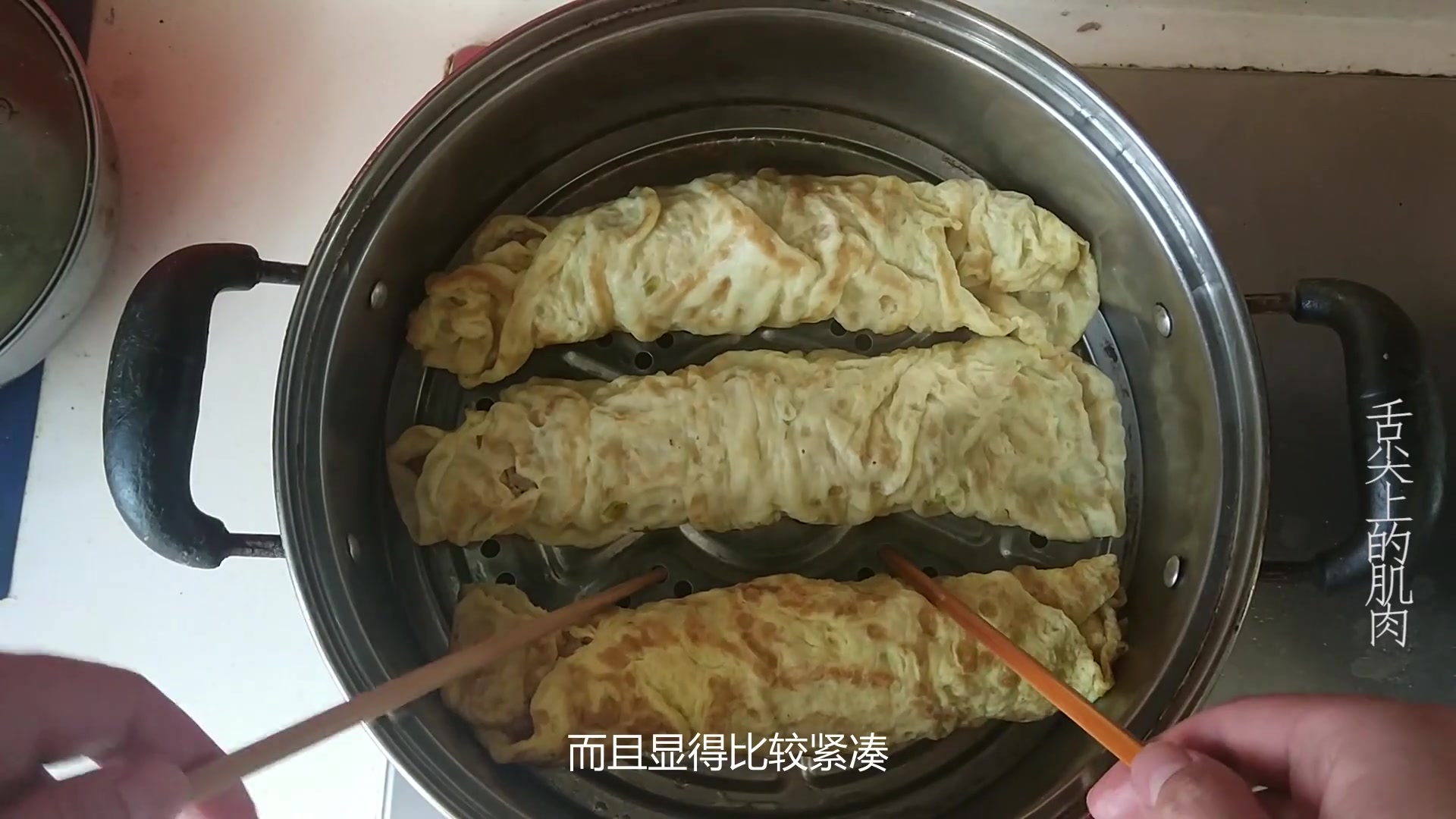 肉馅新做法,搭配鸡蛋饼吃,一口一个像吃水饺一样