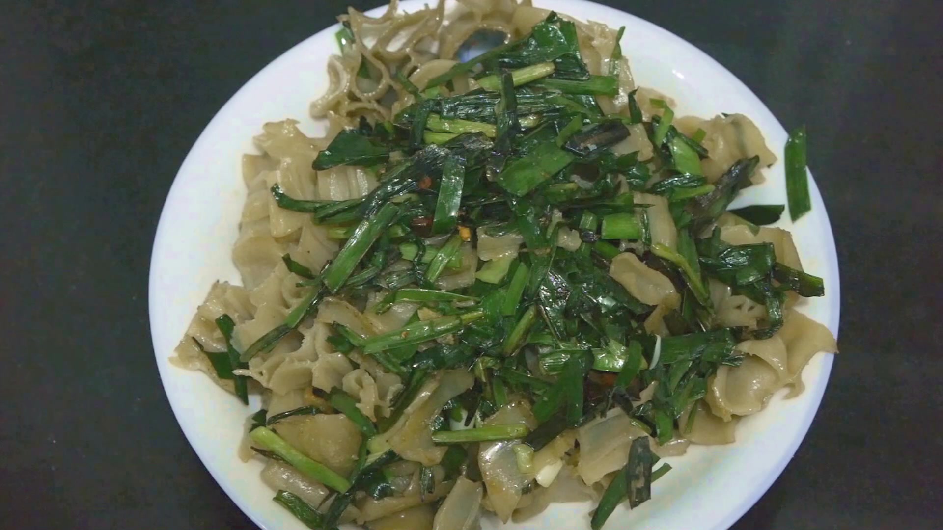 韭菜炒莜面窝窝,坝上人的特色美食