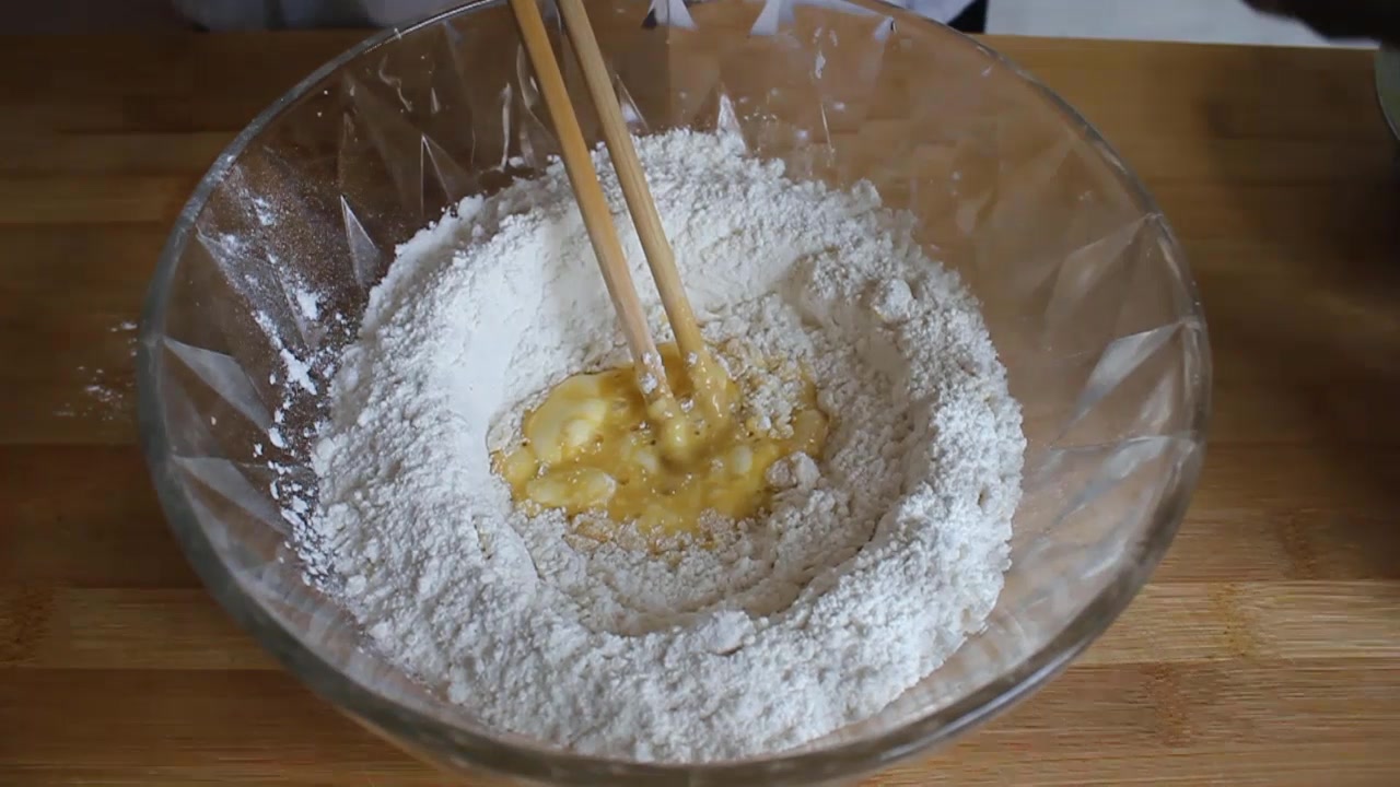 不用烤箱,不用揉面,2分钟教你做红糖发糕,营养又美味!