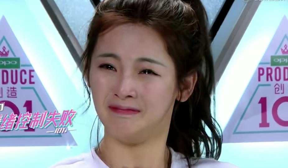 上台前就哭了起来,最美村花荣称“戏剧女王”