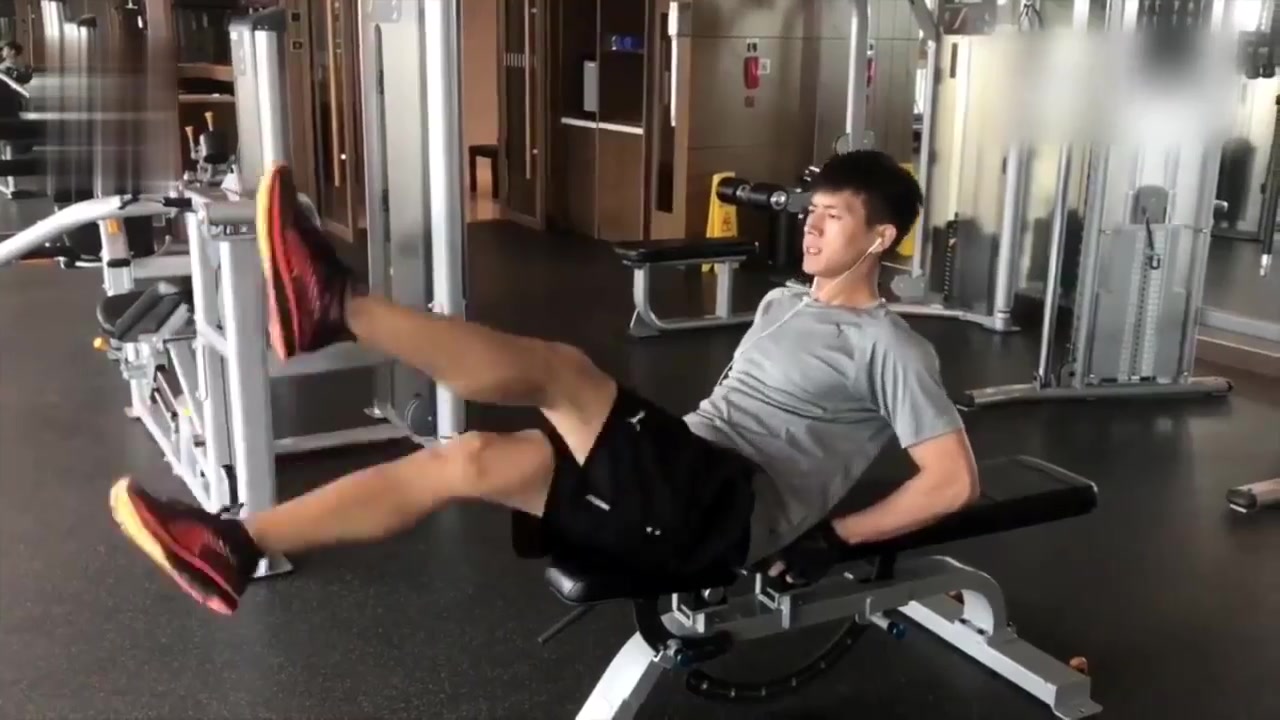 娱乐圈5大型男肌肉练成法!