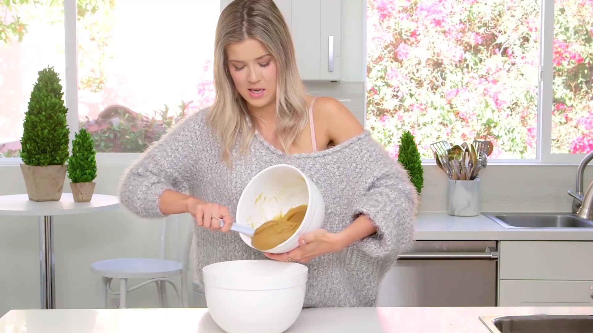 英语六级才看得懂的烘培蛋糕制作视频,巧克力生日蛋糕制作过程