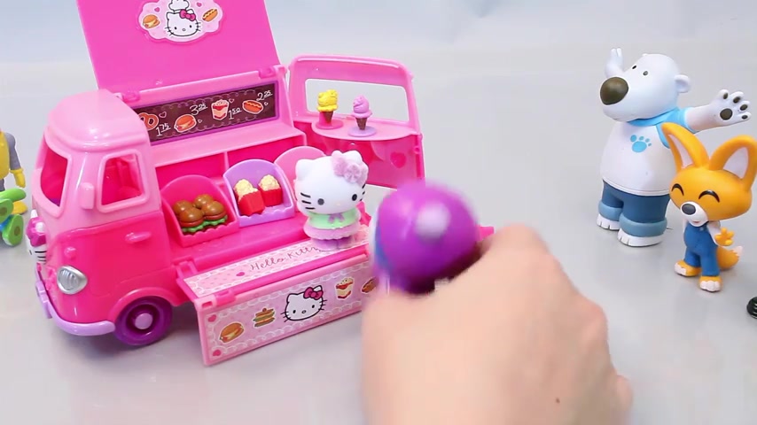 小企鹅pororo爱吃冰淇淋 超开心呀