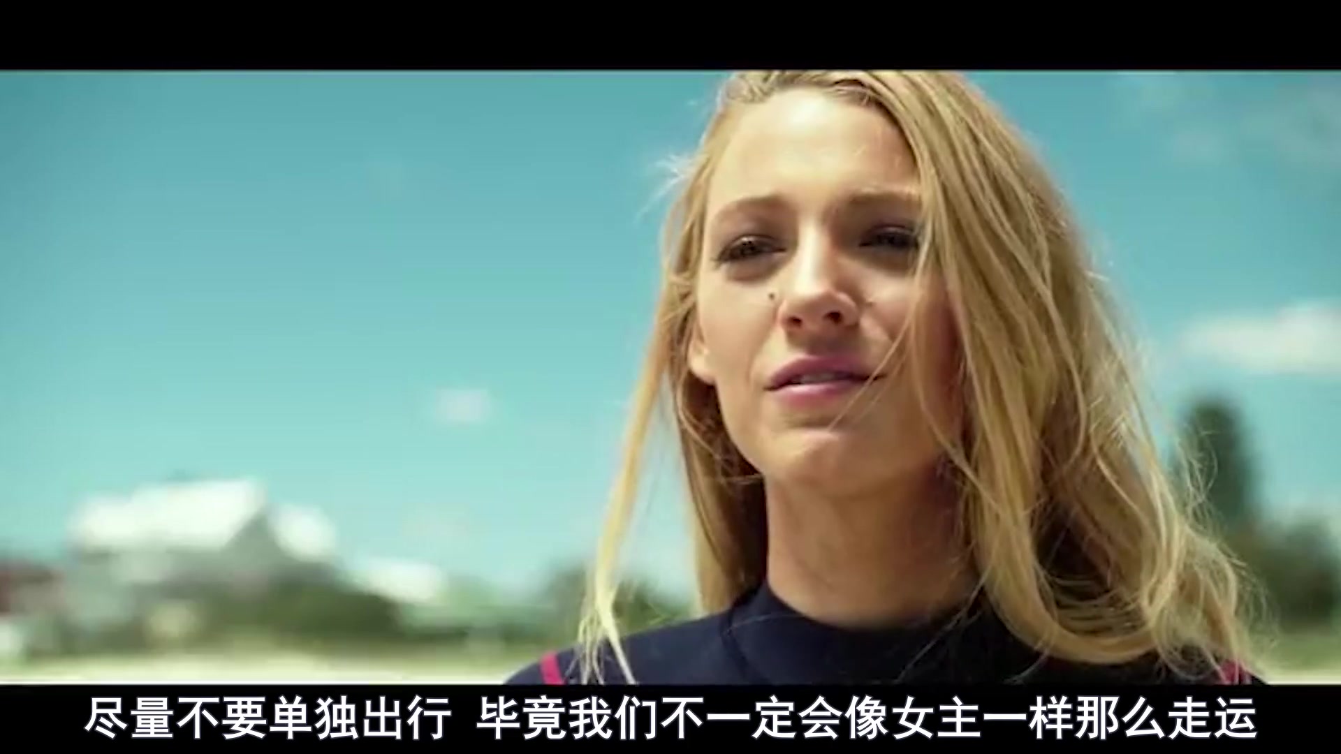 妹子被鲨鱼困在海中央,与鲨鱼搏斗了三天三夜最终胜利了