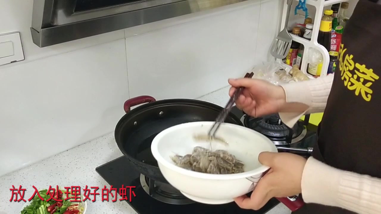 颖子私房菜:几十块钱做出餐馆150元份量的,大盘椒盐基围虾