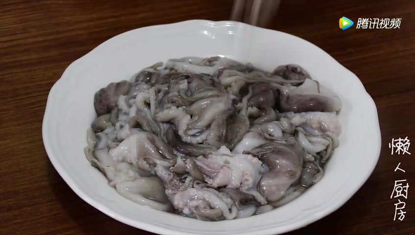 麻辣八爪鱼的家常做法,简单易学,八爪鱼煮熟后再炒制味道更好