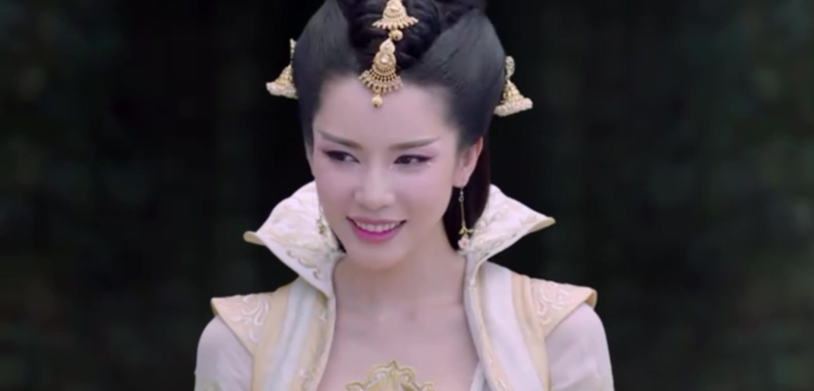 九尾狐一条尾巴变一个自己,准备把别人当玩具,玩心好足