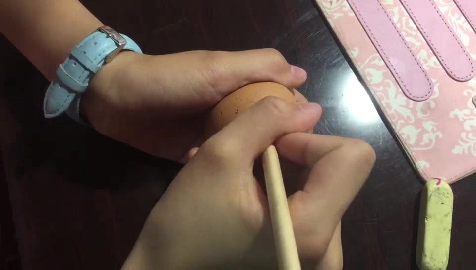 奇怪!东北佳木斯端午节习俗:在煮熟的鸡蛋上作画 叫逗蛋