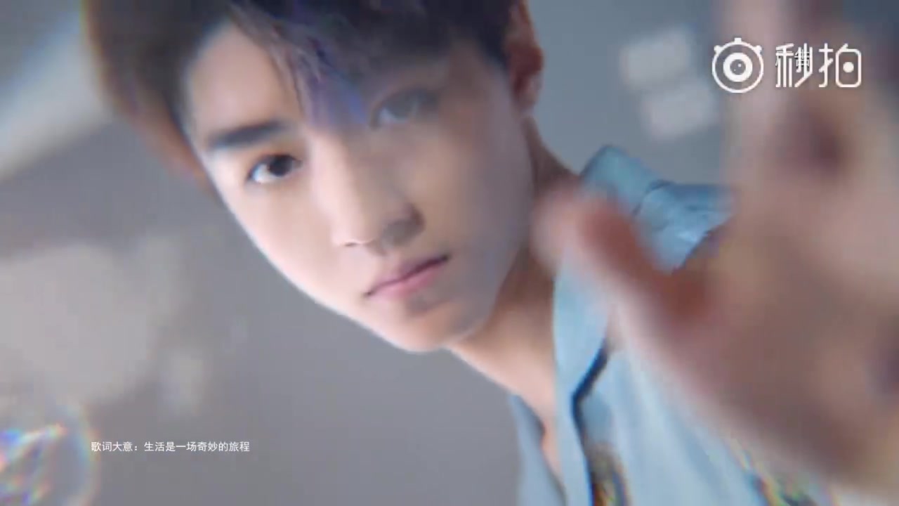 王俊凯代言必胜客,看着这脸你能吃得下三个小龙虾披萨!