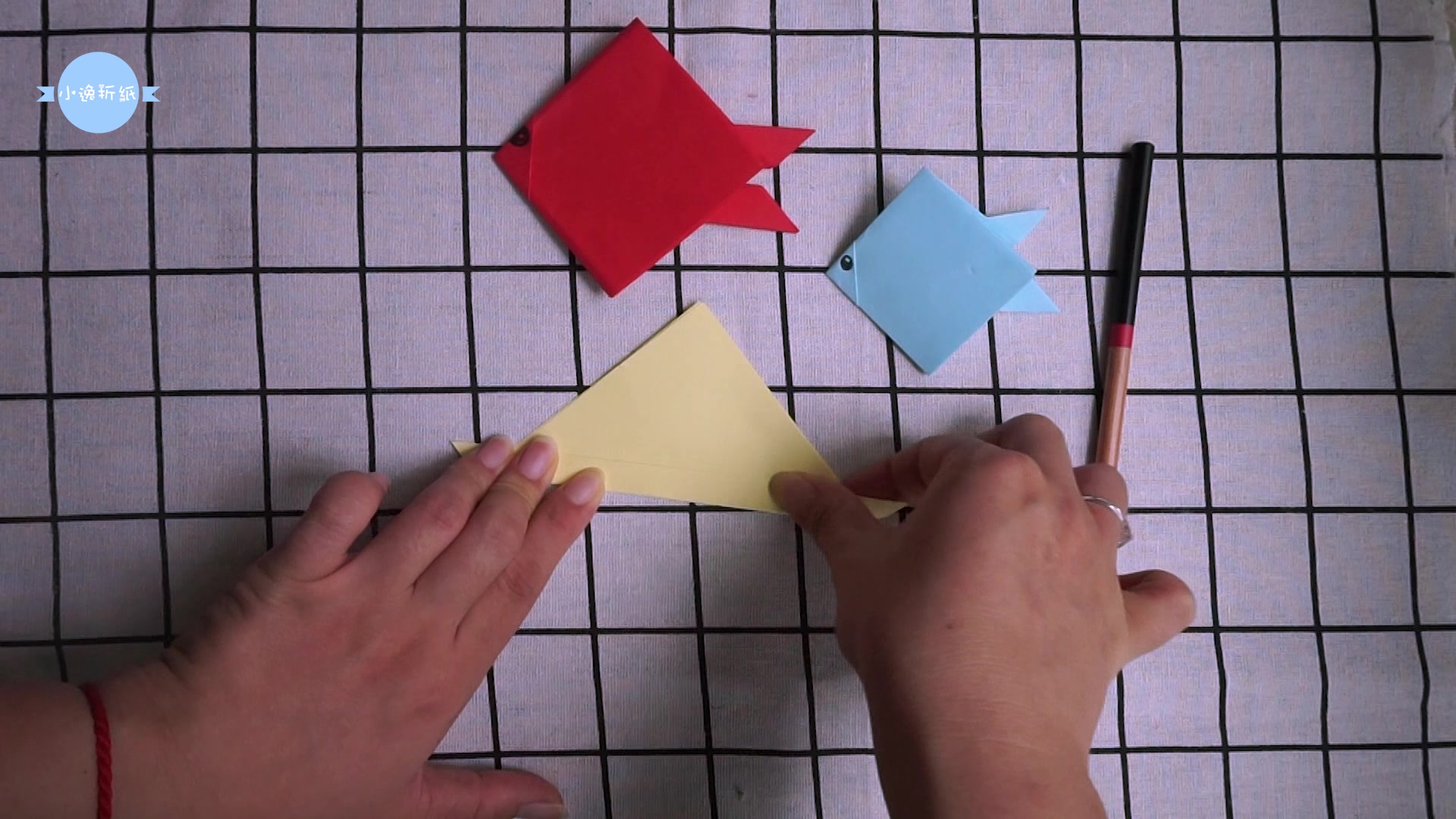 非常简单的小鱼儿折纸,不再是会看不会做系列,小朋友一下就学会