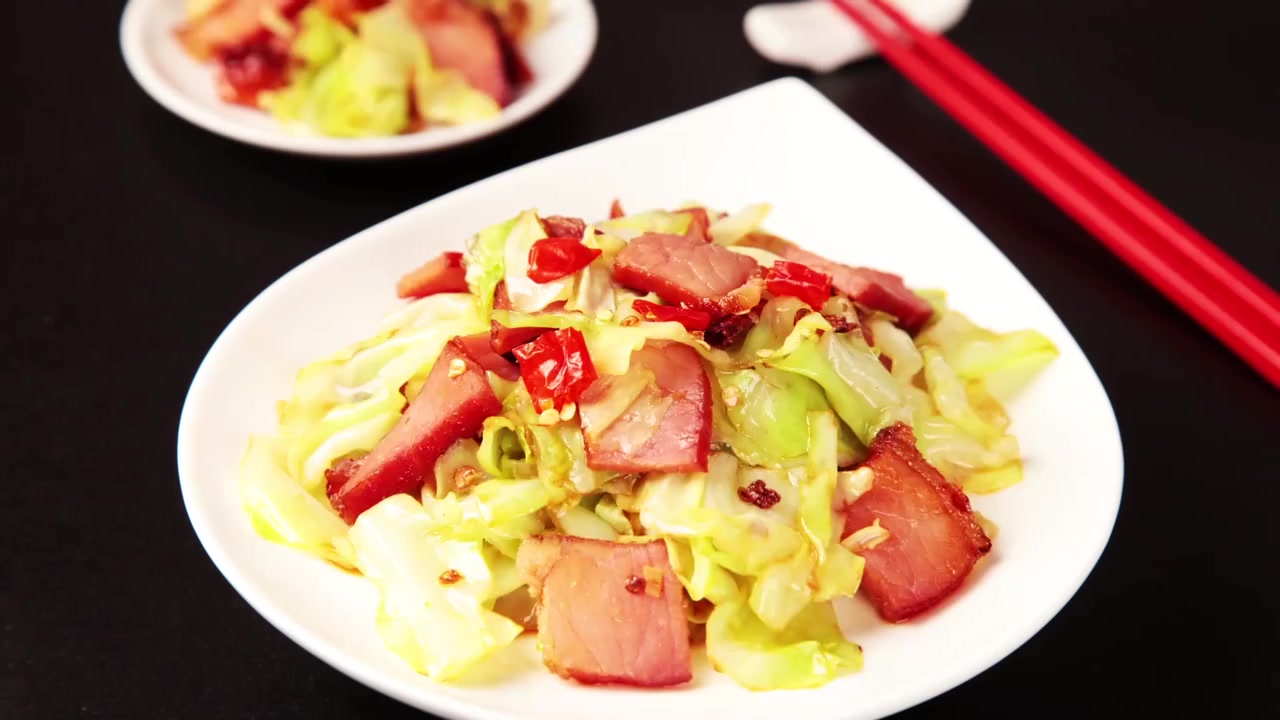 分享!为什么饭店的手撕包菜做得又快又好吃?