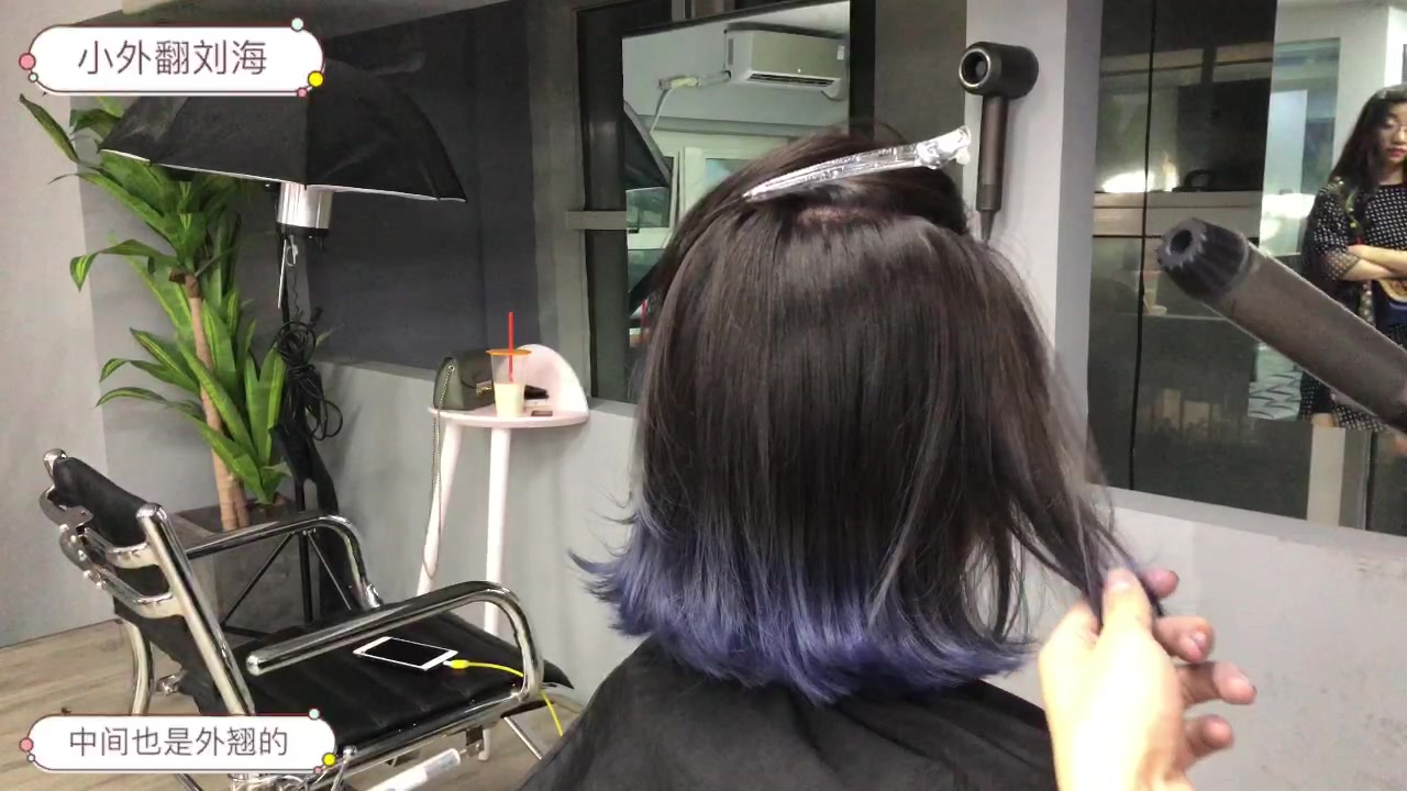 短发女孩染一个超酷双色搭配时髦人鱼卷 回头率爆表 短发夹卷教程