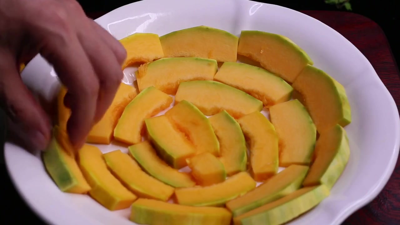 蒜蓉鲜小扇贝肉粉丝蒸南瓜天然鲜香味美