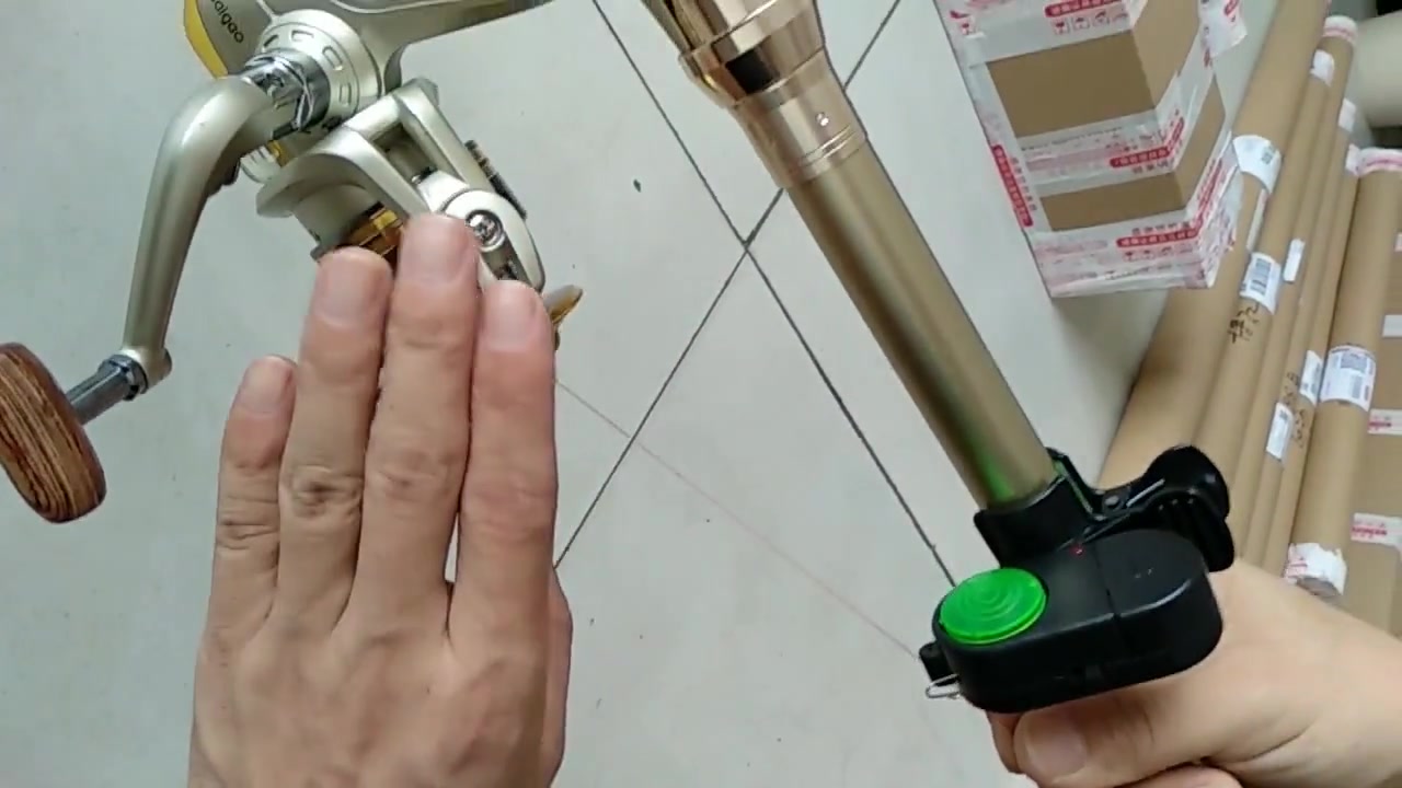 钓鱼技巧:教你如何正确快速安装海竿报警器,可以现学现用