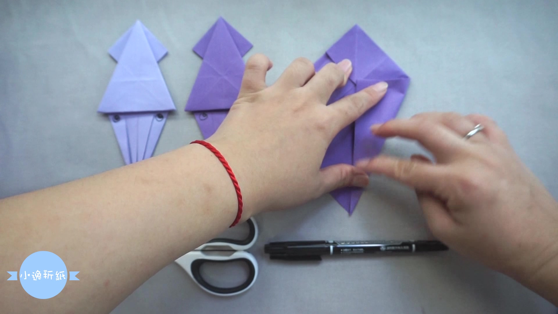 非常可爱的小鱿鱼折纸,看一眼就爱不释手,手忍不住马上动起来!