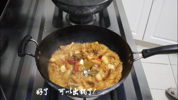 红烧猪头肉,颤抖吧,这样做的猪头肉,我还能再喝二斤