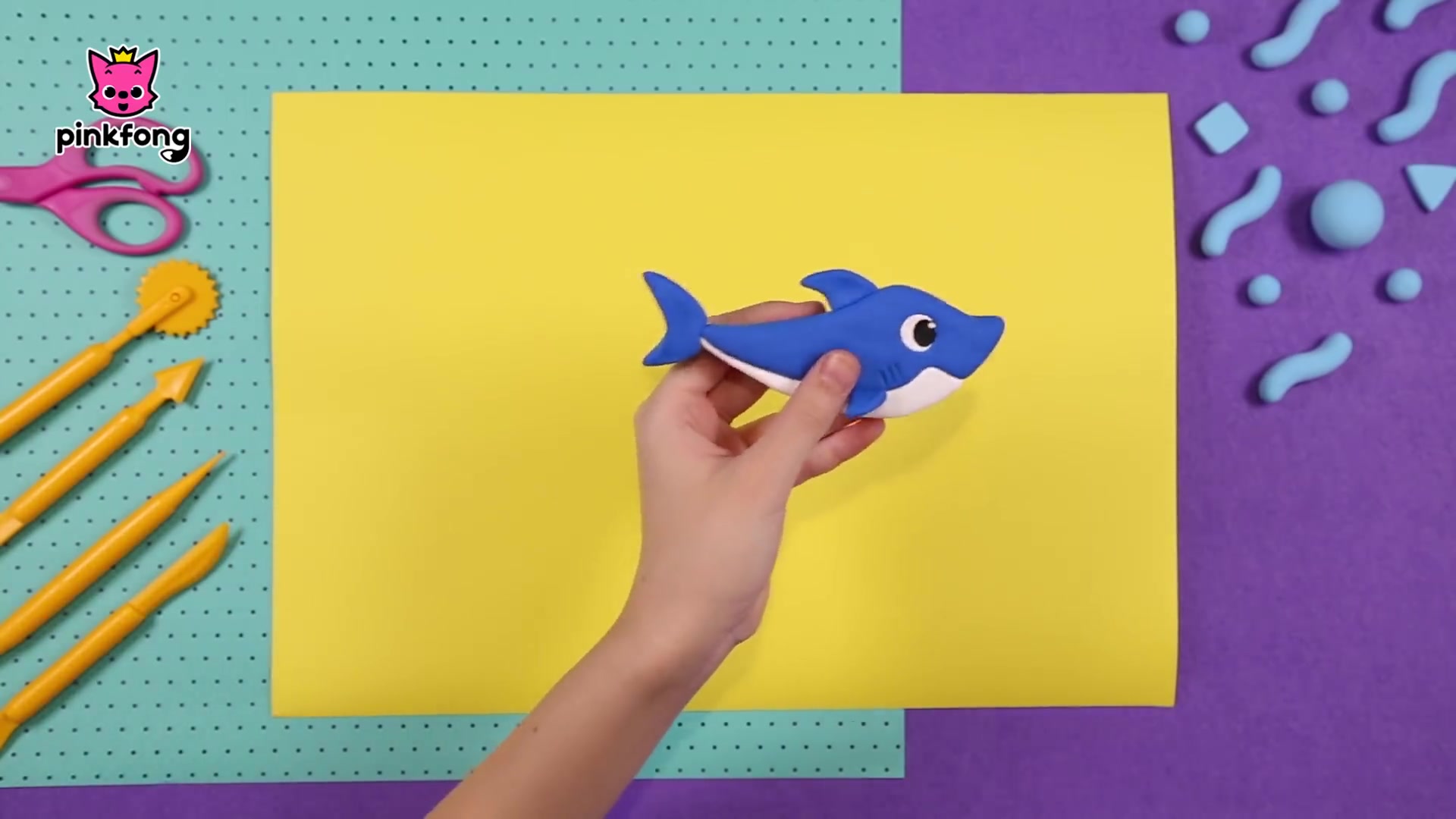 哇!姐姐手工制作超可爱的鲨鱼宝宝玩具!