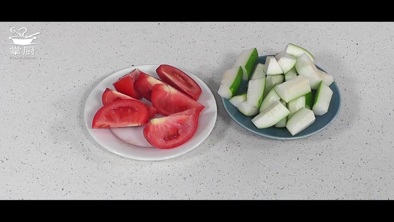 999道私房菜,西红柿节瓜汤,酸甜可口,还能瘦身!