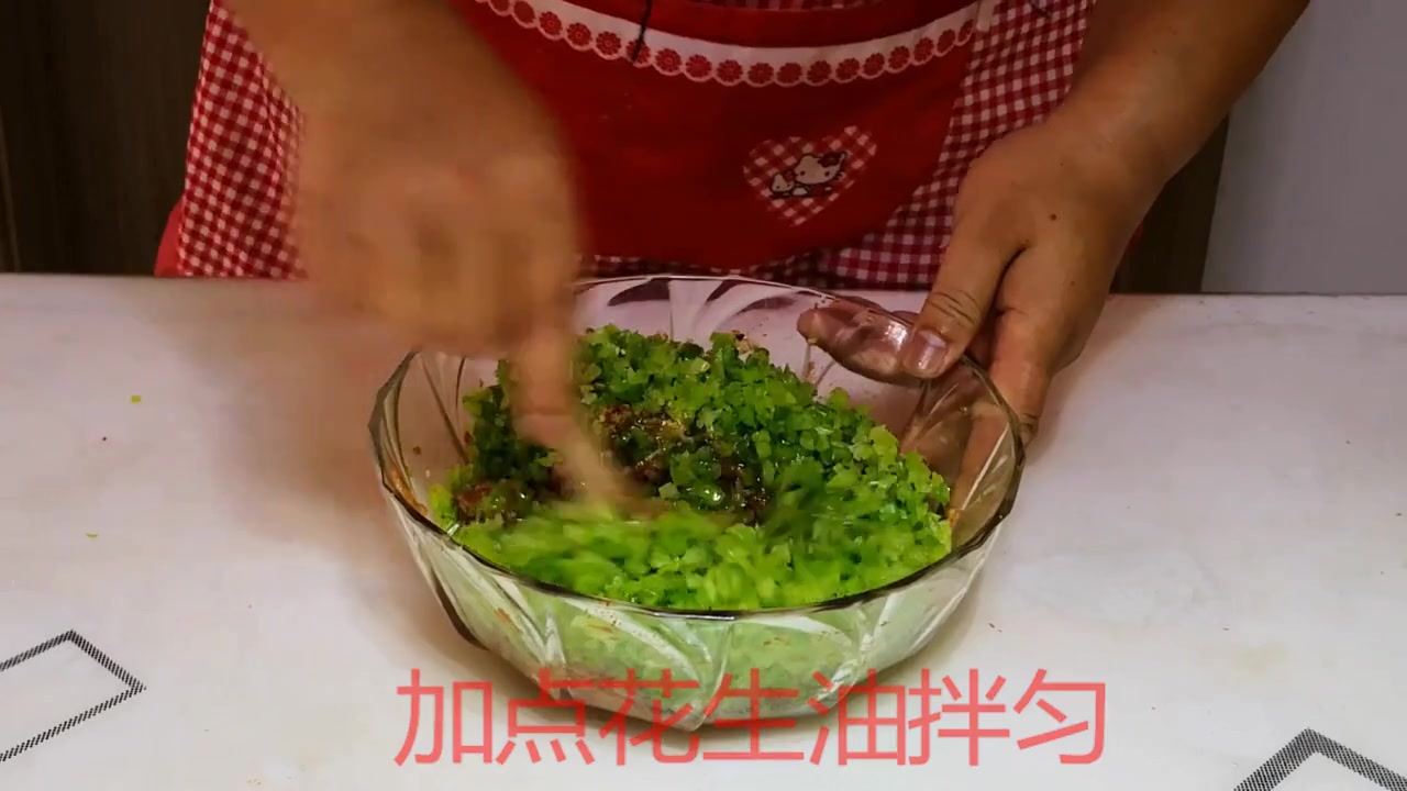 1把芹菜,6两肉,教你做营养美味的家常饺子,又香又好吃