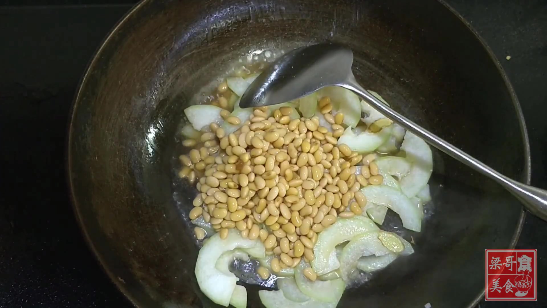 夏日美食:黄豆焖冬瓜,做法简单,消暑降温,最适合老人小孩吃