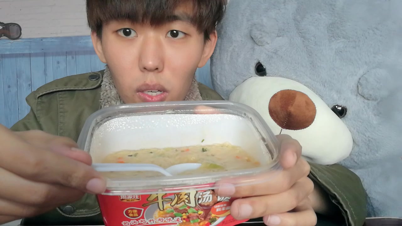 试吃“牛肉汤泡饭”既能喝到好喝的牛肉汤,又能吃到牛肉饭