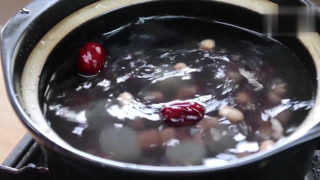 八宝粥的家常做法,比外面卖的一点都不差,每次我都要吃3碗