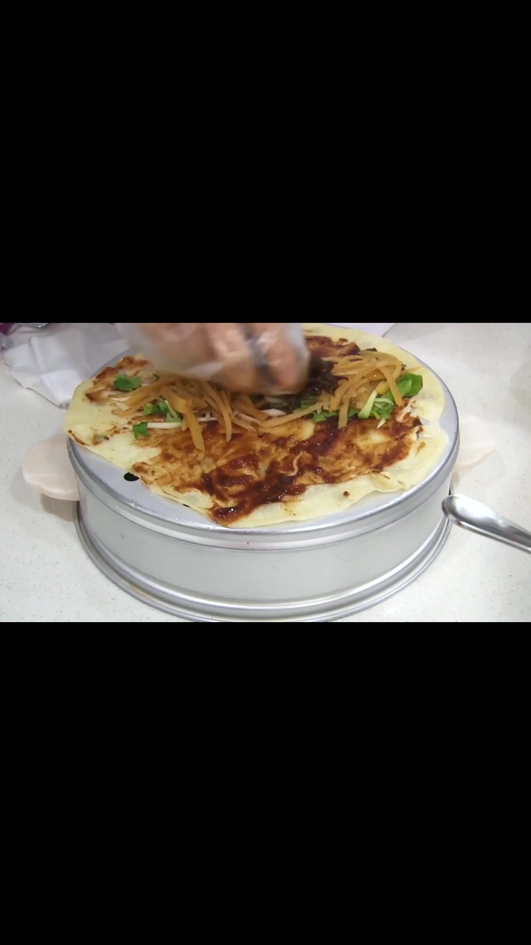 永和酱鸭卷饼:传统老面发面,烤鸭酱鸭二合一口感-度小视