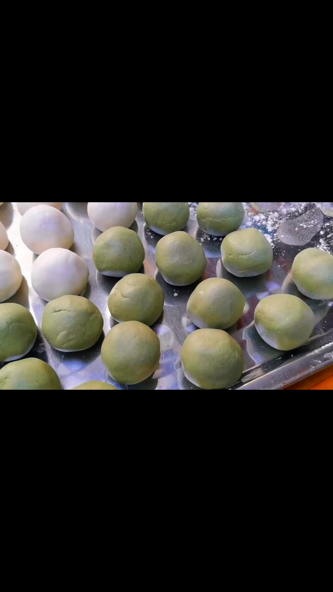 重口味汤圆比拼!海南鸡屎藤汤圆请求出战